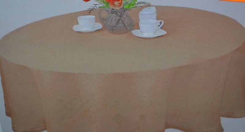 Скатерть круглая льняная на большой стол