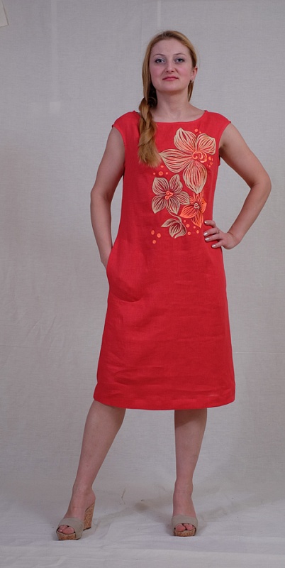 Платье льняное красное с вышивкой "Вальс цветов"